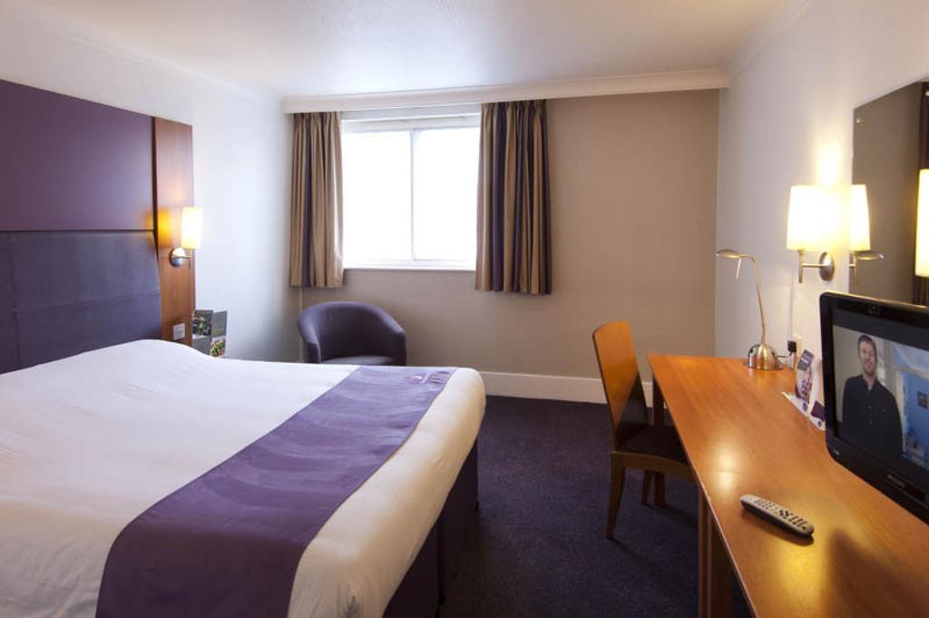 Premier Inn Ashford Central Δωμάτιο φωτογραφία